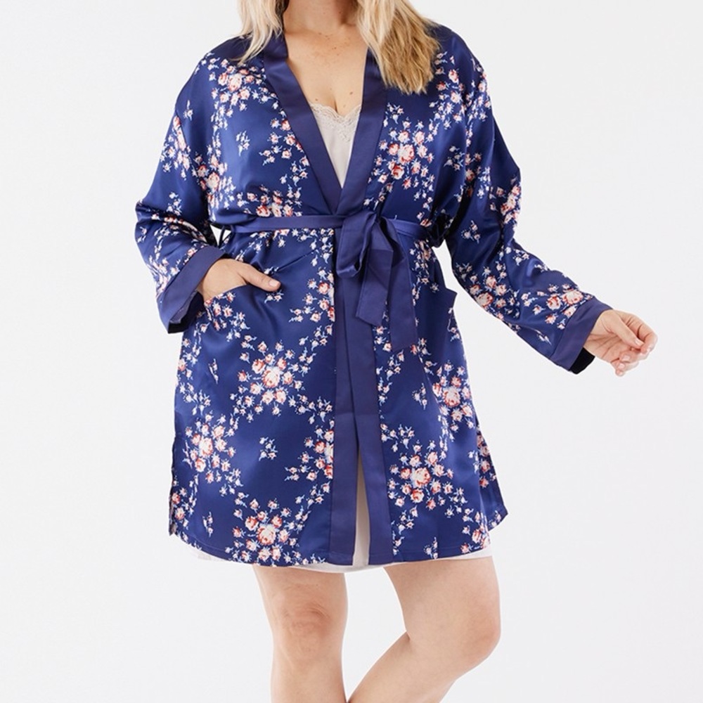 Morgan Lane X FabFitFun Floral Satin Robe Plus Size 16-28